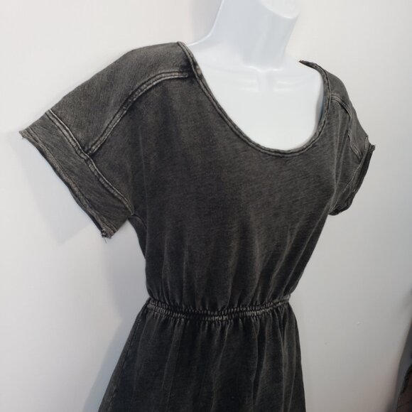 We The Free ~Free People Acid Wash Dress Womens Small S  Gray Short Sleeve /A190 - Picture 2 of 9